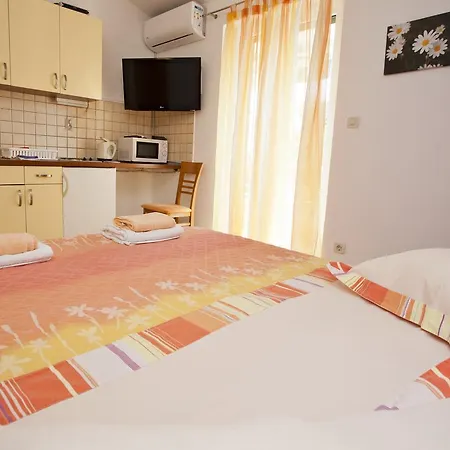 Studio Promajna 2592b *